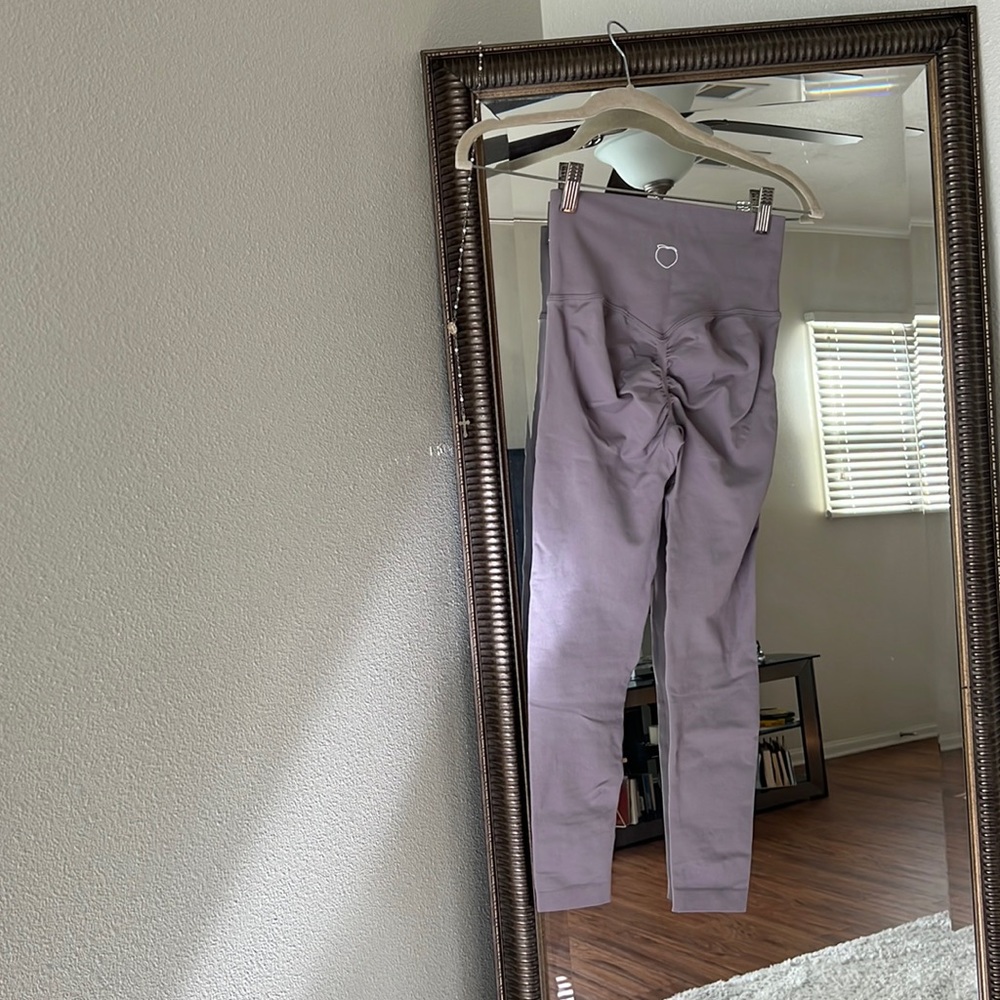 Scrunch butt workout leggings